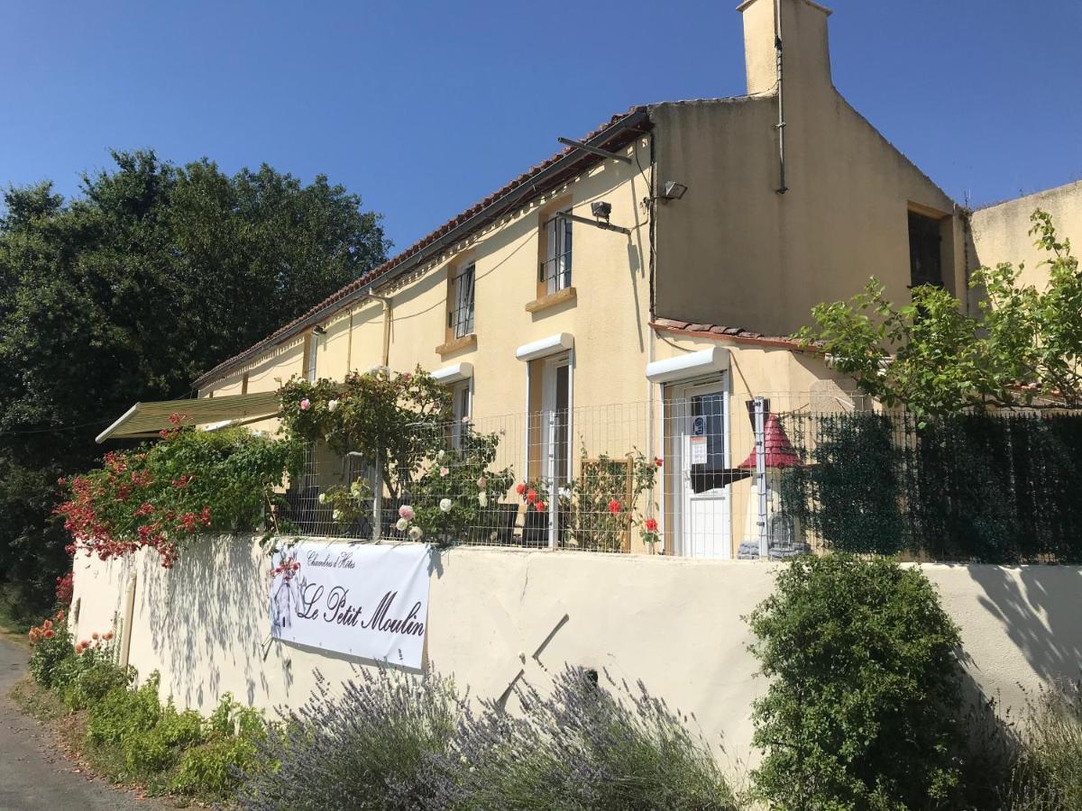 Le Petit Moulin Hotel Pouzauges Exterior photo